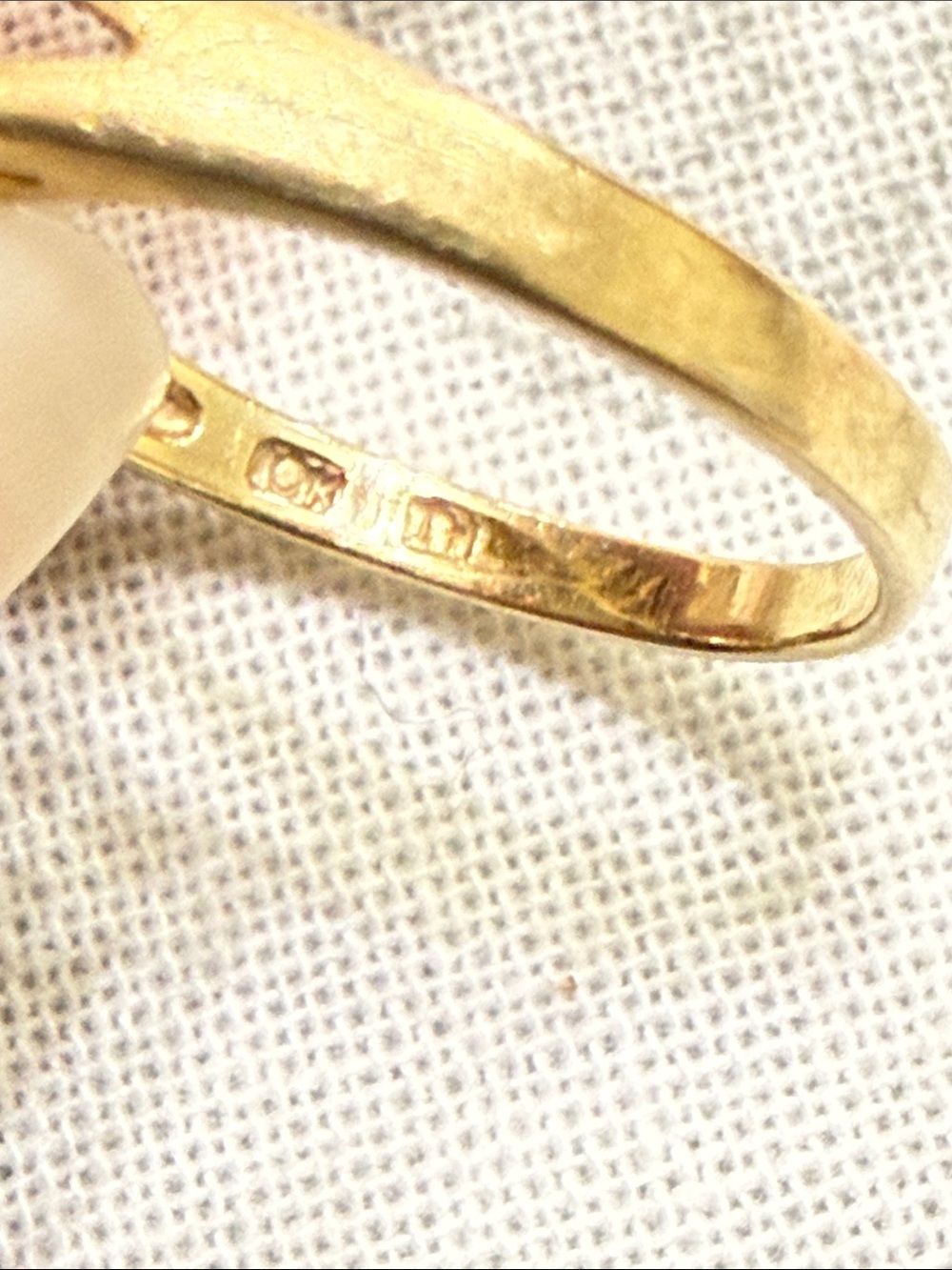 Vintage 10k Yellow Gold Oval Opal and Garnets Ring 6.5 - Picture 5 of 10